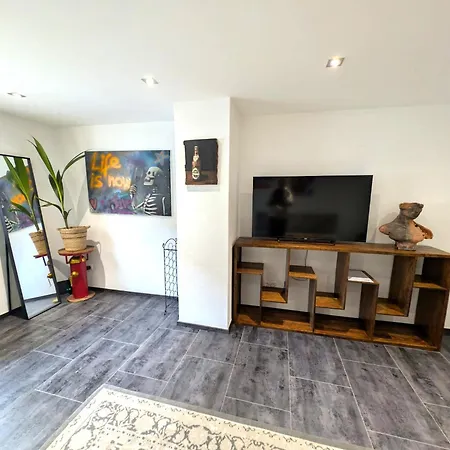 Apartman Modern Habitable Gallery, Centrally Located In