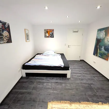 Apartman Modern Habitable Gallery, Centrally Located In