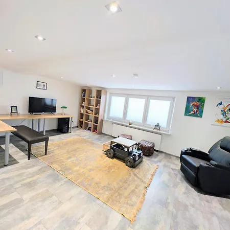 Modern Habitable Gallery, Centrally Located In شقة *