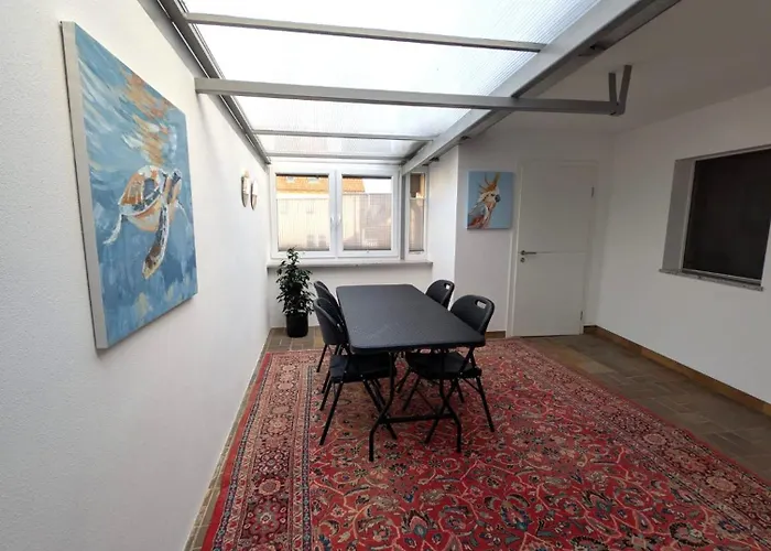 アパート Modern Habitable Gallery, Centrally Located In ヒルシャルト