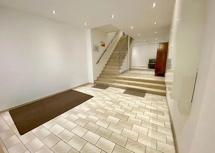 Modern Habitable Gallery, Centrally Located In شقة